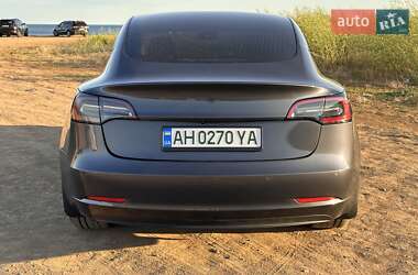Седан Tesla Model 3 2020 в 