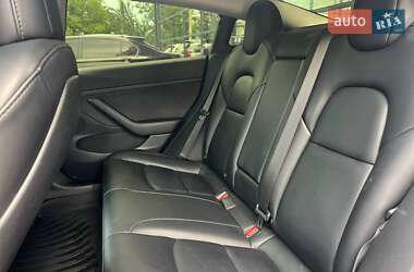 Седан Tesla Model 3 2023 в 