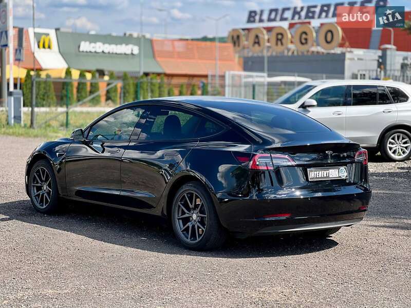 Седан Tesla Model 3 2019 в Києві