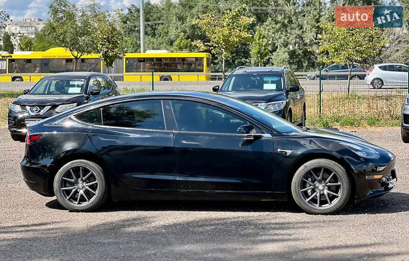 Седан Tesla Model 3 2019 в Києві
