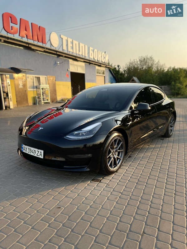 Tesla Model 3 2021