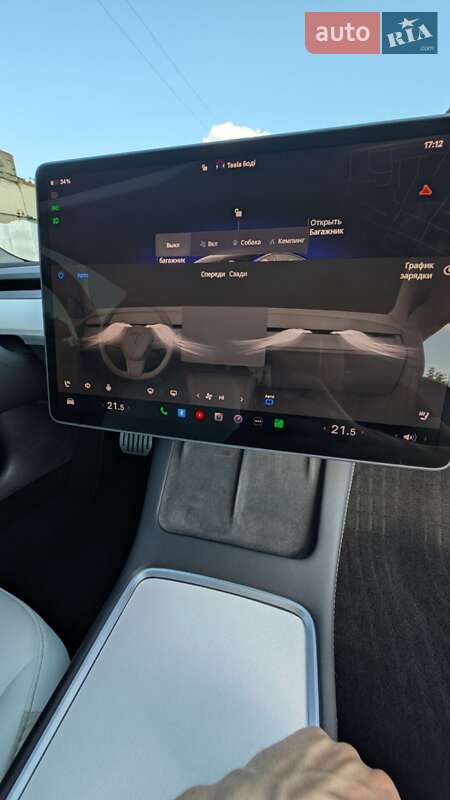 Седан Tesla Model 3 2022 в Миргороде