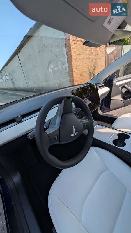 Седан Tesla Model 3 2022 в Миргороде