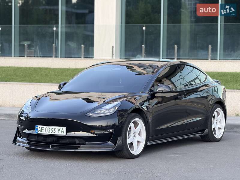 Седан Tesla Model 3 2019 в Дніпрі