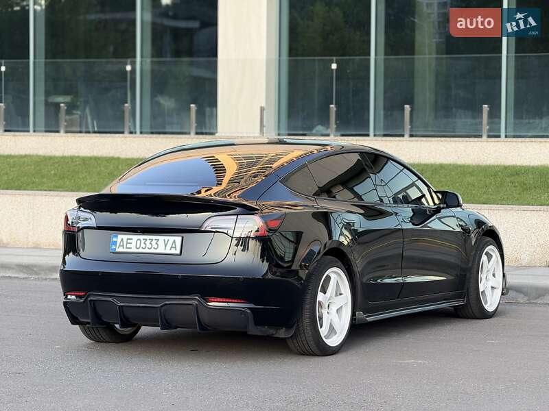 Седан Tesla Model 3 2019 в Дніпрі