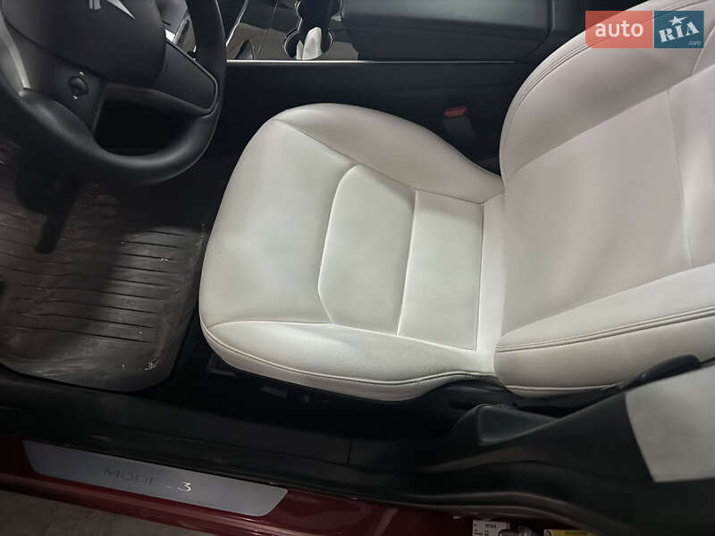 Седан Tesla Model 3 2018 в Києві