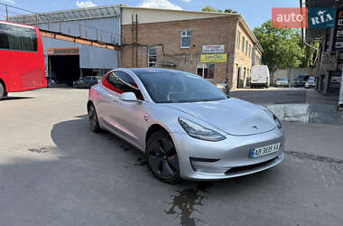 Седан Tesla Model 3 2018 в Умани