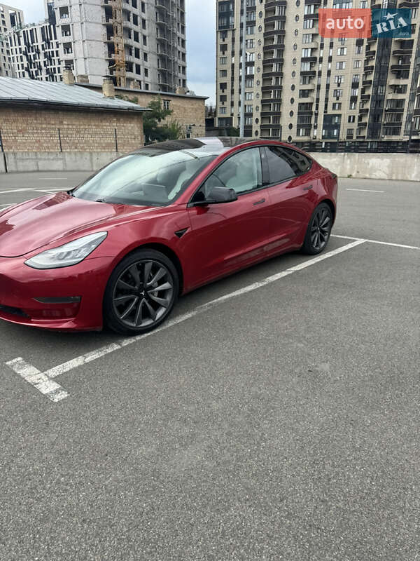 Седан Tesla Model 3 2018 в Києві