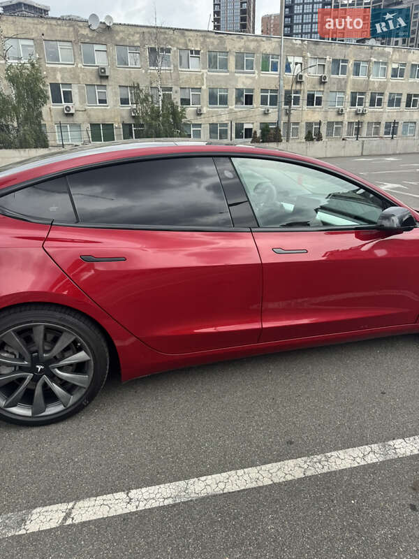 Седан Tesla Model 3 2018 в Києві