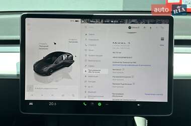 Седан Tesla Model 3 2022 в 