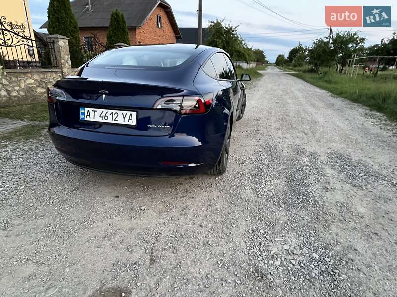 Седан Tesla Model 3 2021 в Івано-Франківську