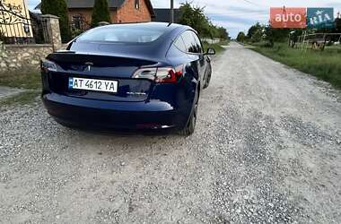 Седан Tesla Model 3 2021 в 