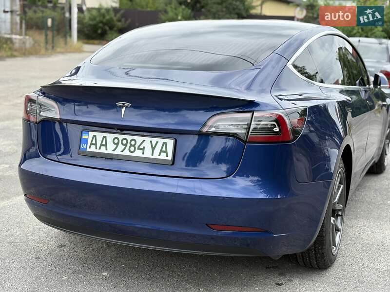 Седан Tesla Model 3 2019 в Києві