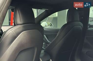 Седан Tesla Model 3 2019 в 