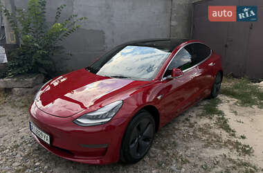Седан Tesla Model 3 2020 в 
