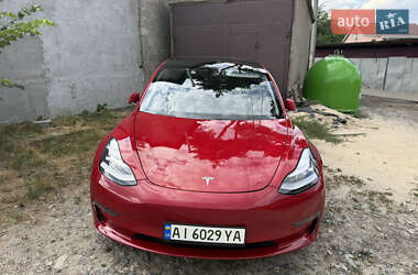 Седан Tesla Model 3 2020 в 