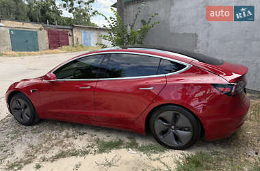 Седан Tesla Model 3 2020 в 