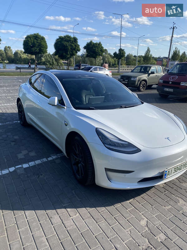 Седан Tesla Model 3 2019 в Києві