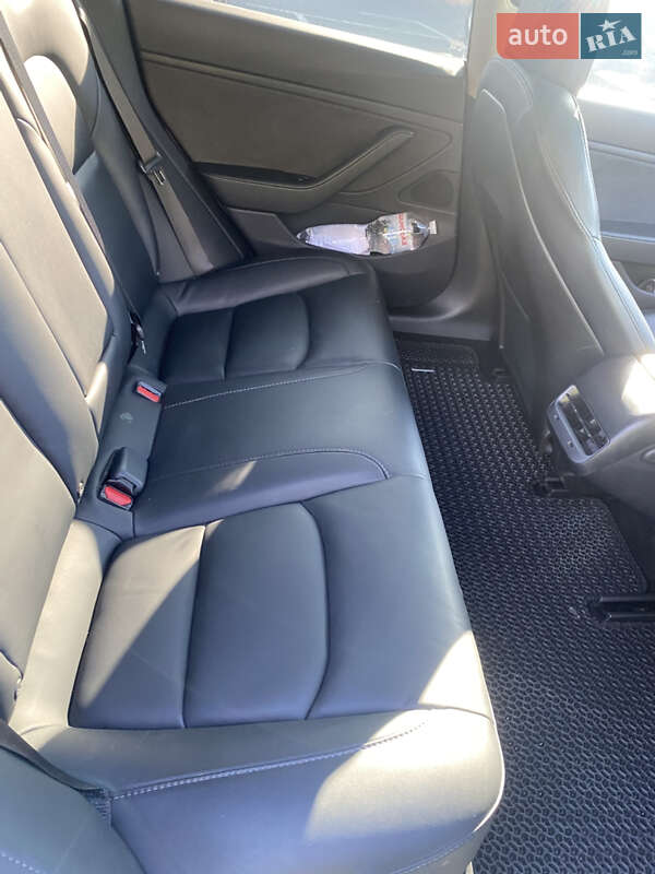 Седан Tesla Model 3 2019 в Києві