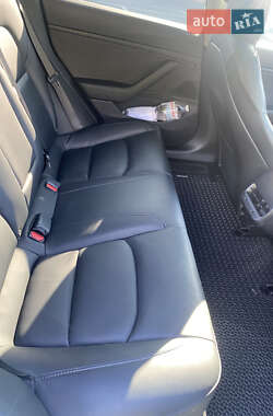 Седан Tesla Model 3 2019 в 