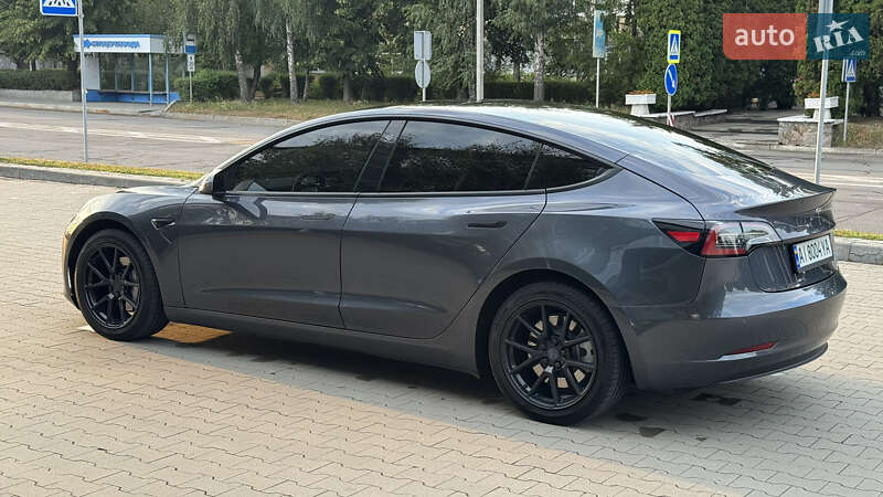 Седан Tesla Model 3 2022 в Киеве