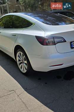 Седан Tesla Model 3 2018 в 