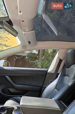 Седан Tesla Model 3 2018 в 
