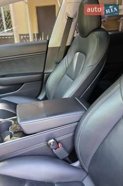 Седан Tesla Model 3 2018 в 