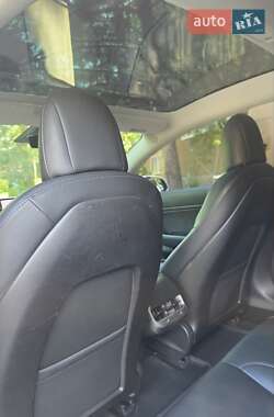 Седан Tesla Model 3 2018 в 