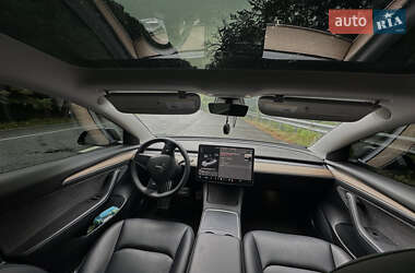 Седан Tesla Model 3 2021 в 