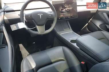Седан Tesla Model 3 2022 в 