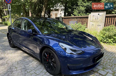 Седан Tesla Model 3 2023 в Одесі