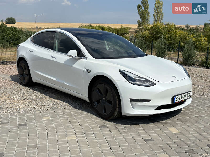 Седан Tesla Model 3 2019 в 