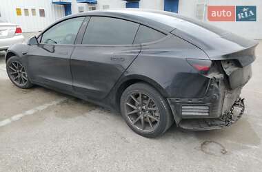 Седан Tesla Model 3 2020 в 