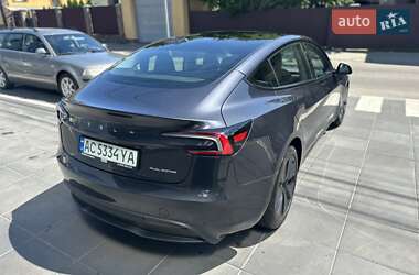Седан Tesla Model 3 2024 в 