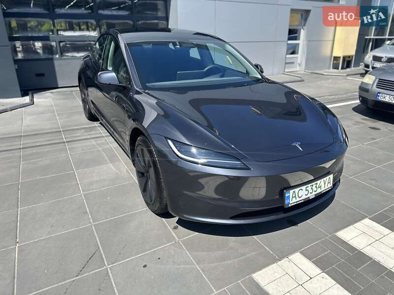 Седан Tesla Model 3 2024 в Луцьку