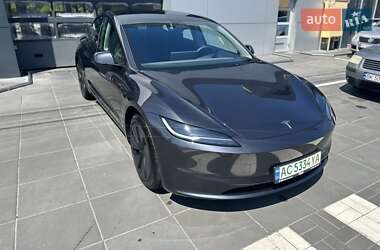 Седан Tesla Model 3 2024 в 