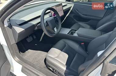 Седан Tesla Model 3 2024 в 