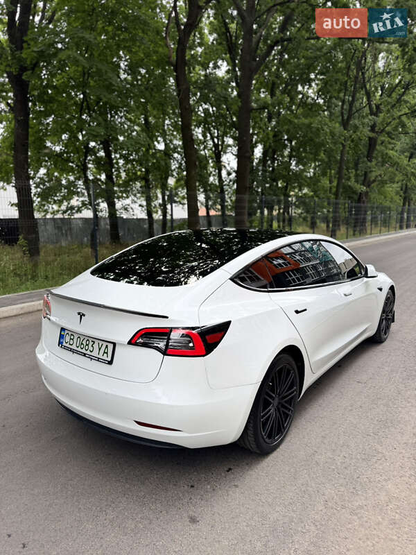 Седан Tesla Model 3 2018 в Чернігові