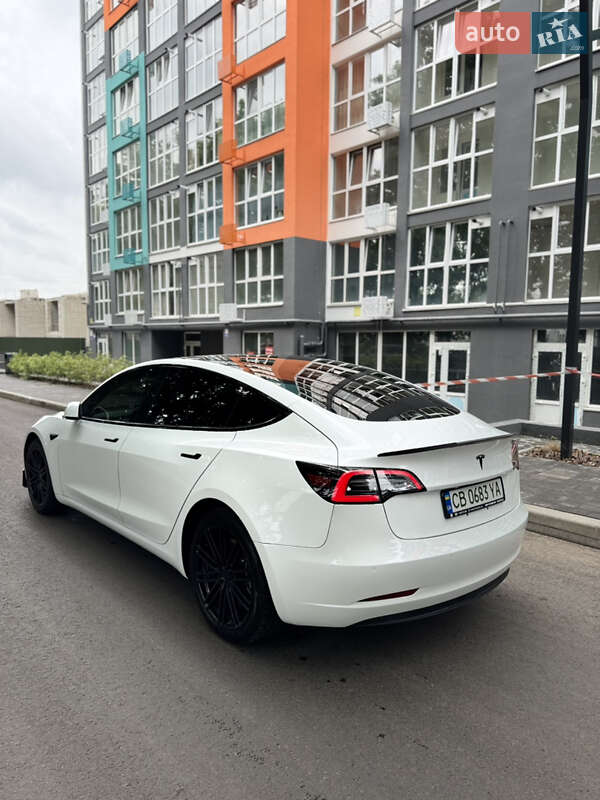 Седан Tesla Model 3 2018 в Чернігові