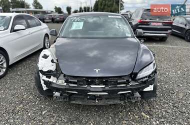 Седан Tesla Model 3 2024 в 