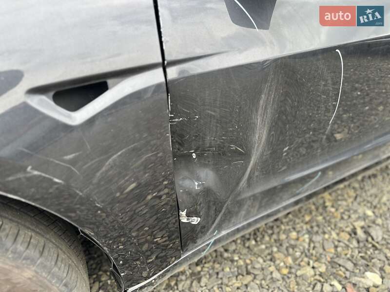 Седан Tesla Model 3 2024 в Луцке