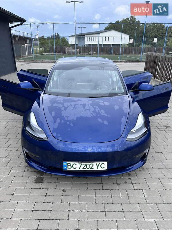 Седан Tesla Model 3 2022 в Львові
