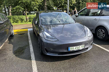 Седан Tesla Model 3 2023 в Києві