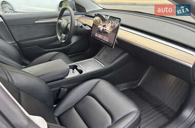 Седан Tesla Model 3 2023 в 