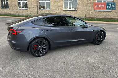Седан Tesla Model 3 2023 в 