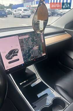 Седан Tesla Model 3 2018 в 