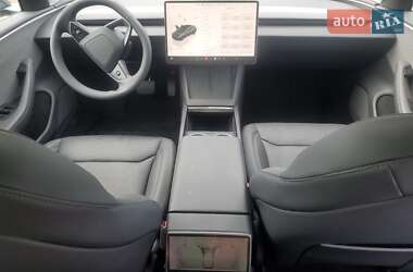 Седан Tesla Model 3 2024 в 