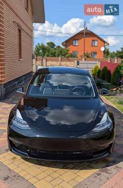 Седан Tesla Model 3 2020 в 
