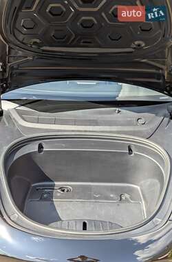 Седан Tesla Model 3 2020 в 